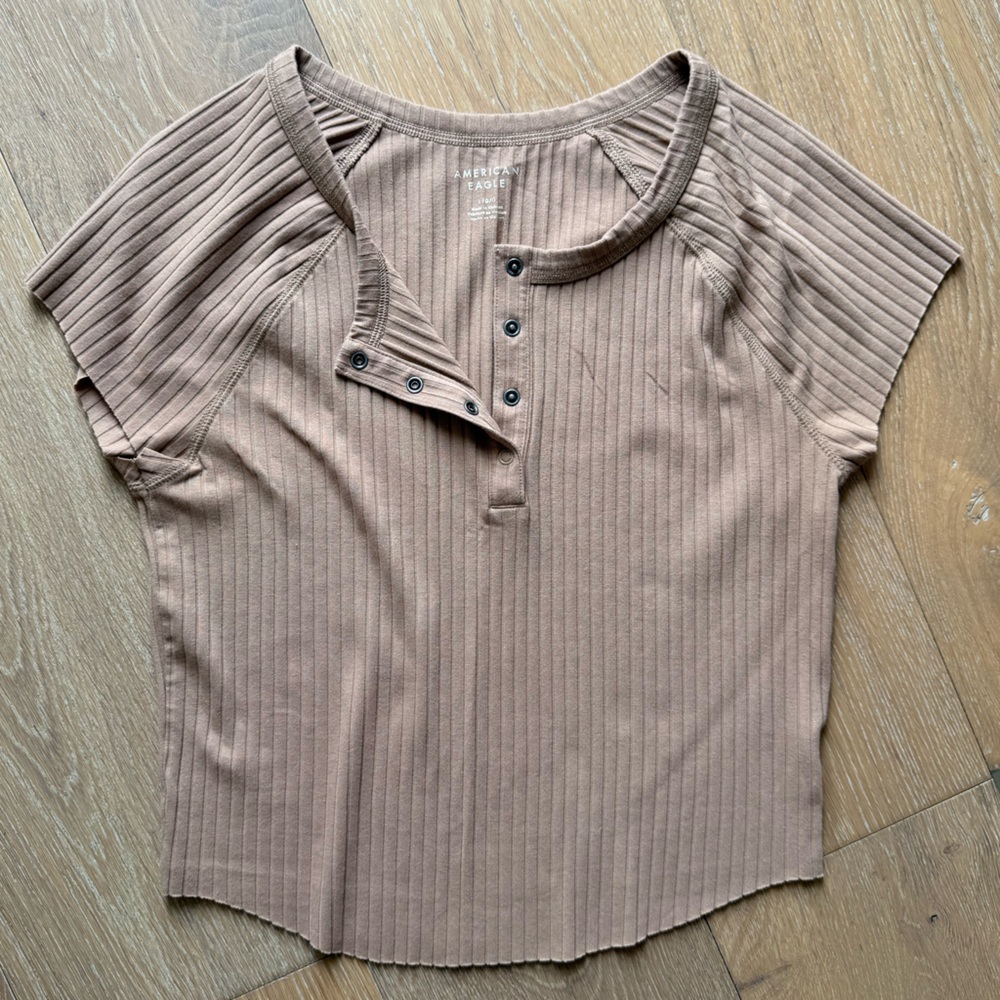American Eagle ribbed crop tee